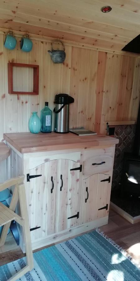 Sapphire Forest Garden Shepherd'S Hut Чърч Стретън Екстериор снимка