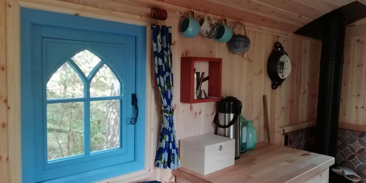 Sapphire Forest Garden Shepherd'S Hut Чърч Стретън Екстериор снимка